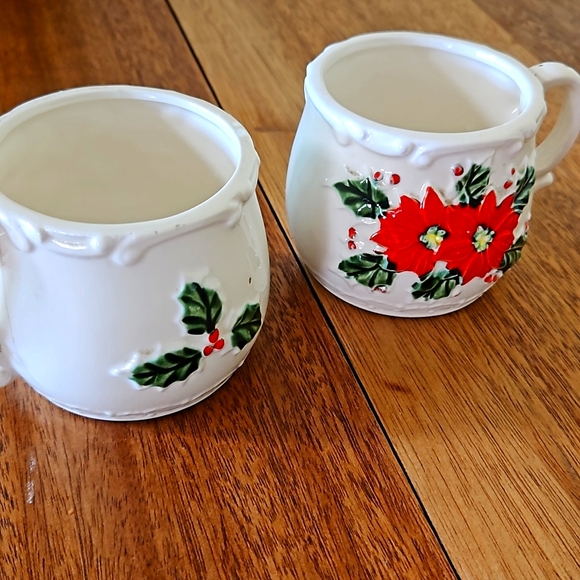 Vintage Christmas Mugs Set Of 2 - Picture 1 of 4